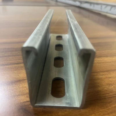 Seismische 1 5/8&quot; gegalvaniseerde Unistrut stalen beugels C-kanaal aardbevingsbestendige