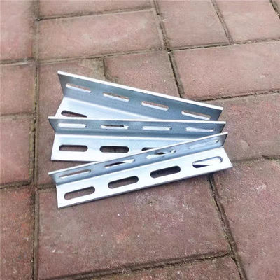 Pre-punched geslepen metalen hoek ijzeren balkbalk L-vormige ODM