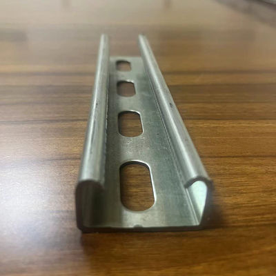 Commerciële ASTM-staalframe gegalvaniseerd steunkanaal C-sectie 100 mm