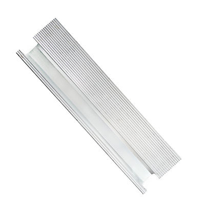Op maat gemaakte fotovoltaïsche rails Aluminiumrails voor zonnepanelen Energiesysteem 12cm 4400mm